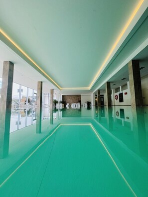 Indoor pool, pool loungers