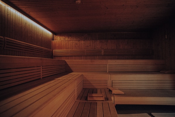 Couples treatment room(s), sauna, steam room, body treatments