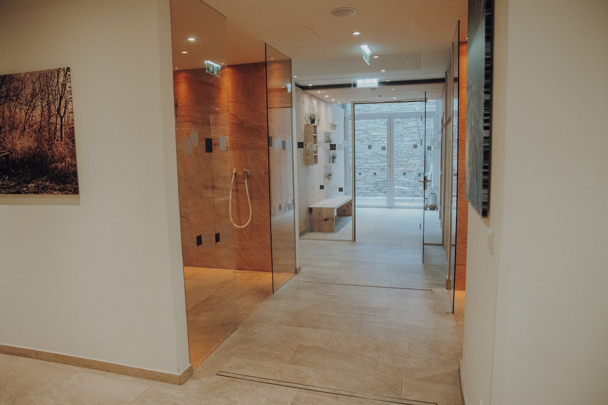 couples treatment room(s), sauna, steam room, body treatments