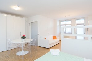 Apartamento sênior | Roupas de cama antialérgicas, quartos à prova de som