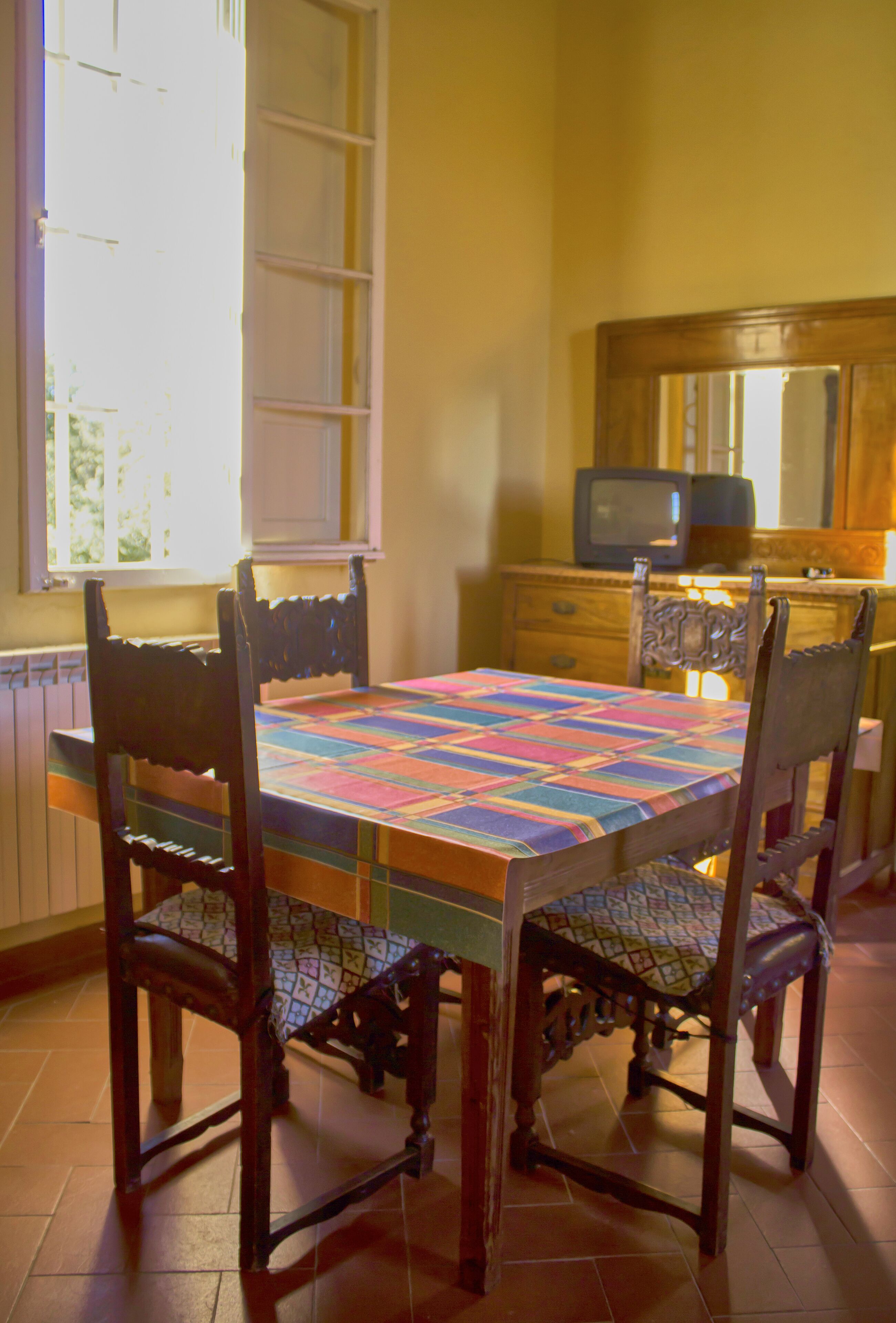 Apartment, 2 Bedrooms, Tower | Living area | 24-inch TV with cable channels