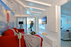 Bộ đồ giường cao cấp, nệm có lớp đệm bông, két bảo mật tại phòng