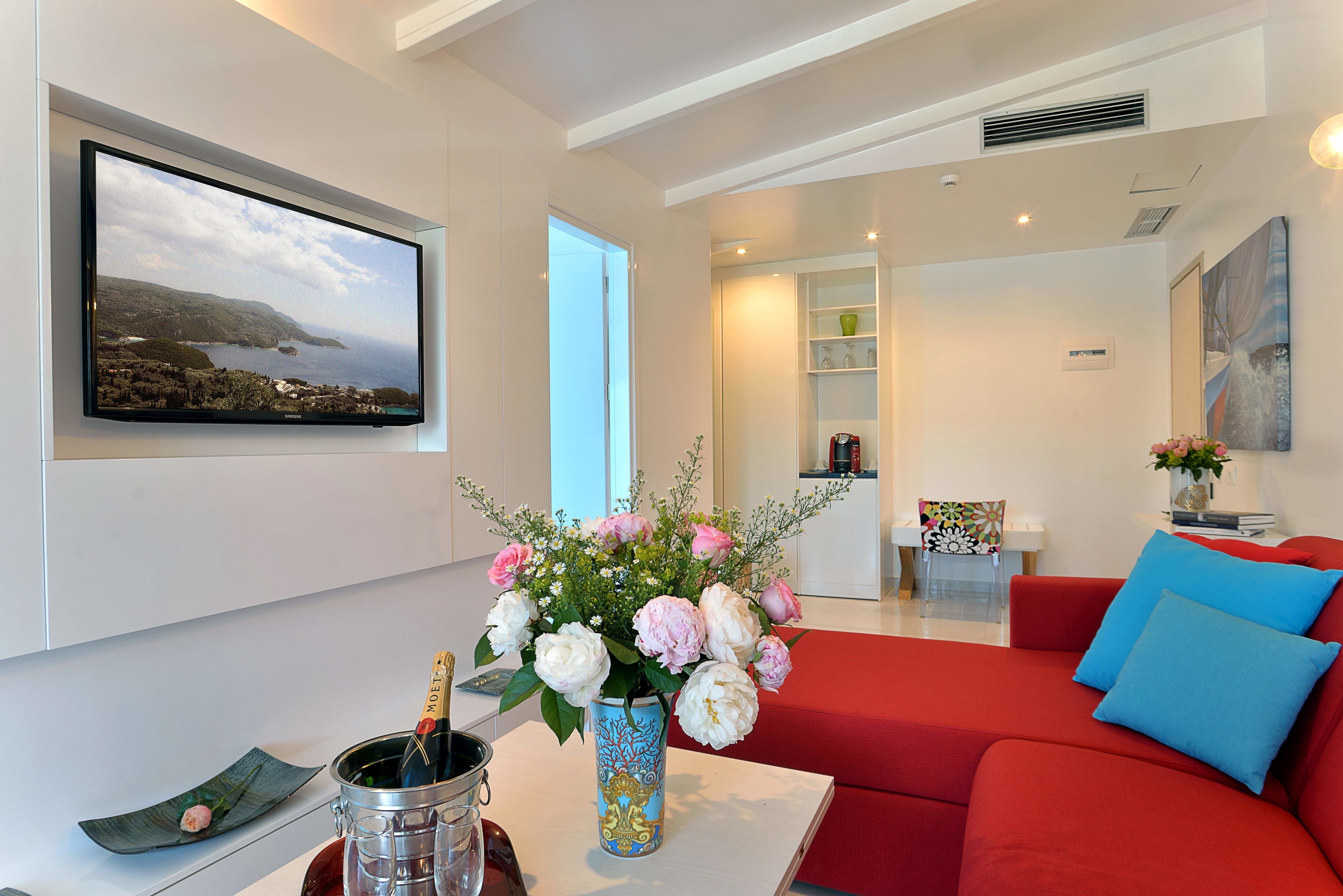 32-inch plasma tv with satellite channels, tv