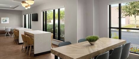 Free daily buffet breakfast