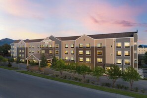 Exterior - Towneplace Suites Anchorage Midtown (Anchorage)