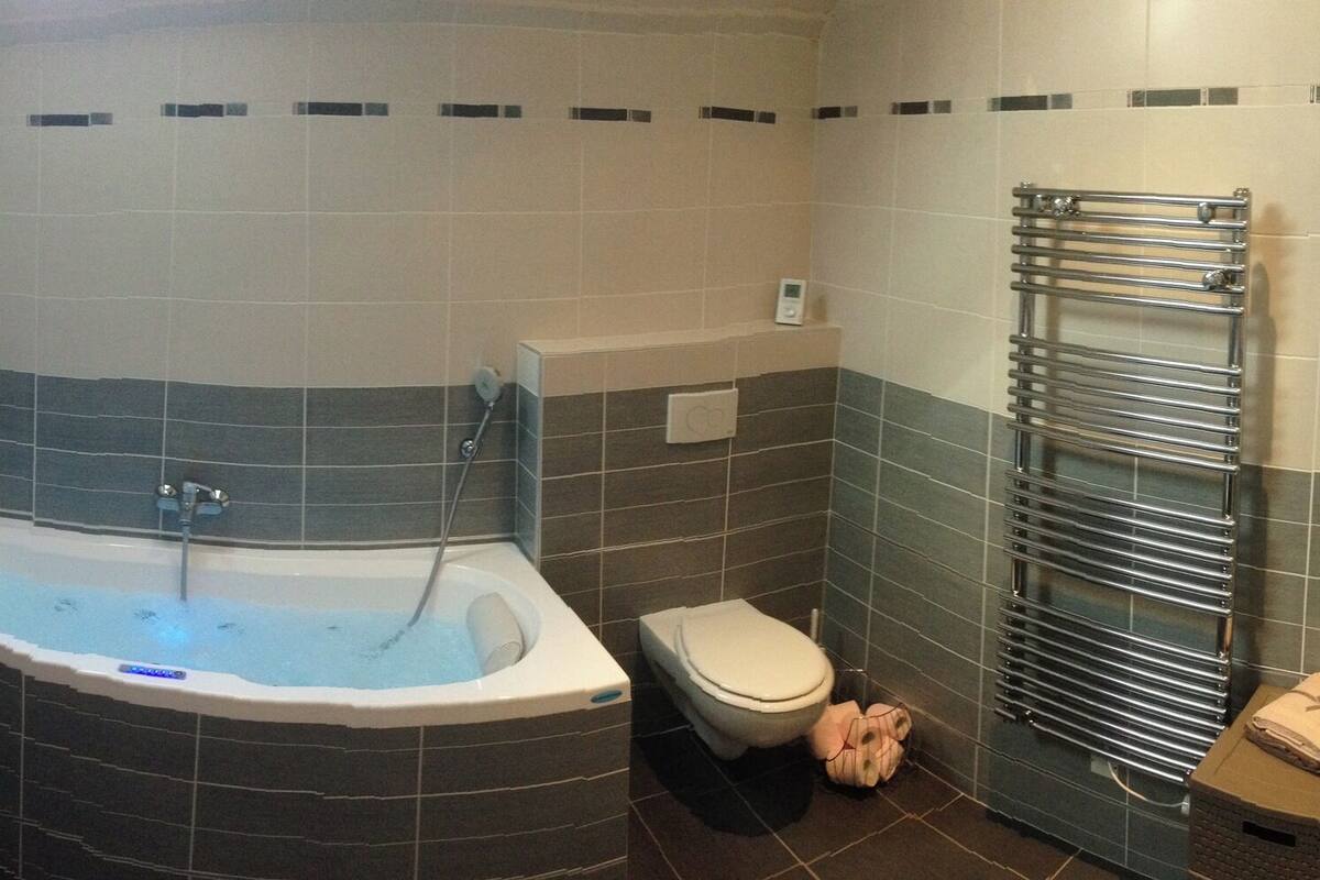 1 bedroom, soundproofing, iron/ironing board, free wifi