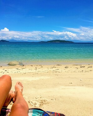 Beach nearby - Jackaroo Treehouse Mission Beach - Hostel (Bingil Bay)