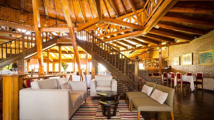 Portal del Lago Hotel