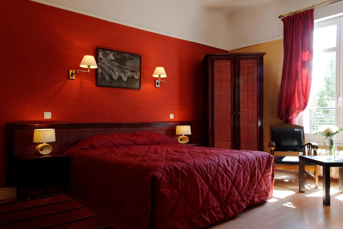 In-room safe, cots/infant beds, rollaway beds, free WiFi