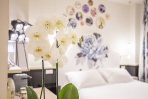 Basic-Suite, mit Bad | Hochwertige Bettwaren, Daunenbettdecken, Select-Comfort-Betten, Minibar