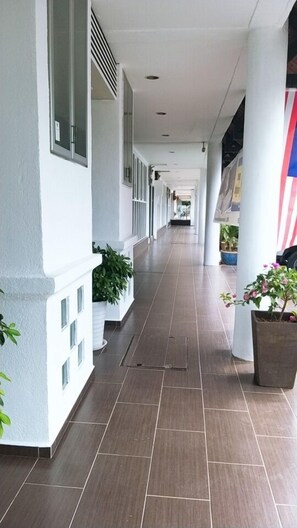 Lobby sitting area - Harbour Inn Melaka (Malacca City)