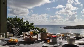 Sudah termasuk sarapan ala kontinental setiap hari