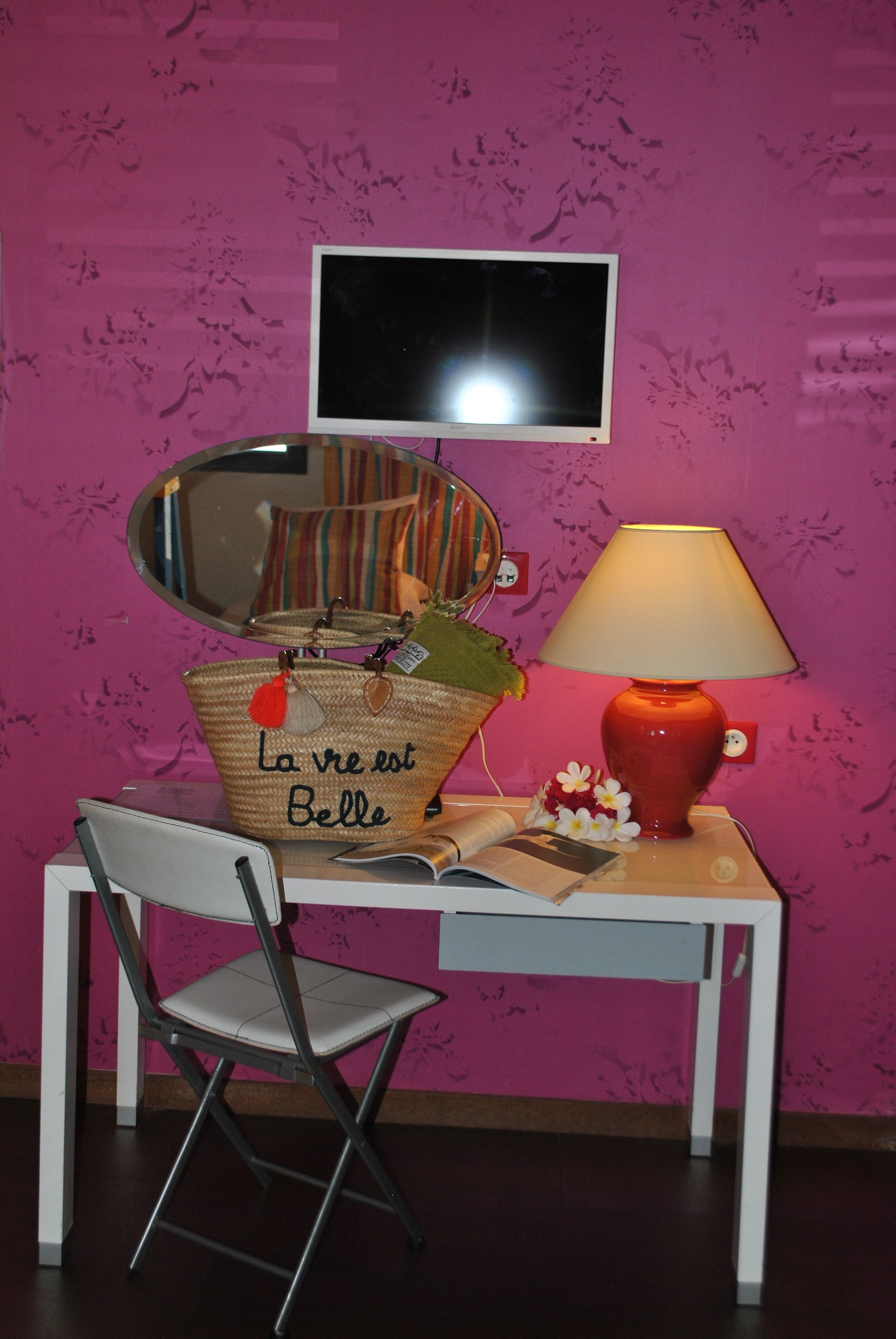 standard room | room amenity