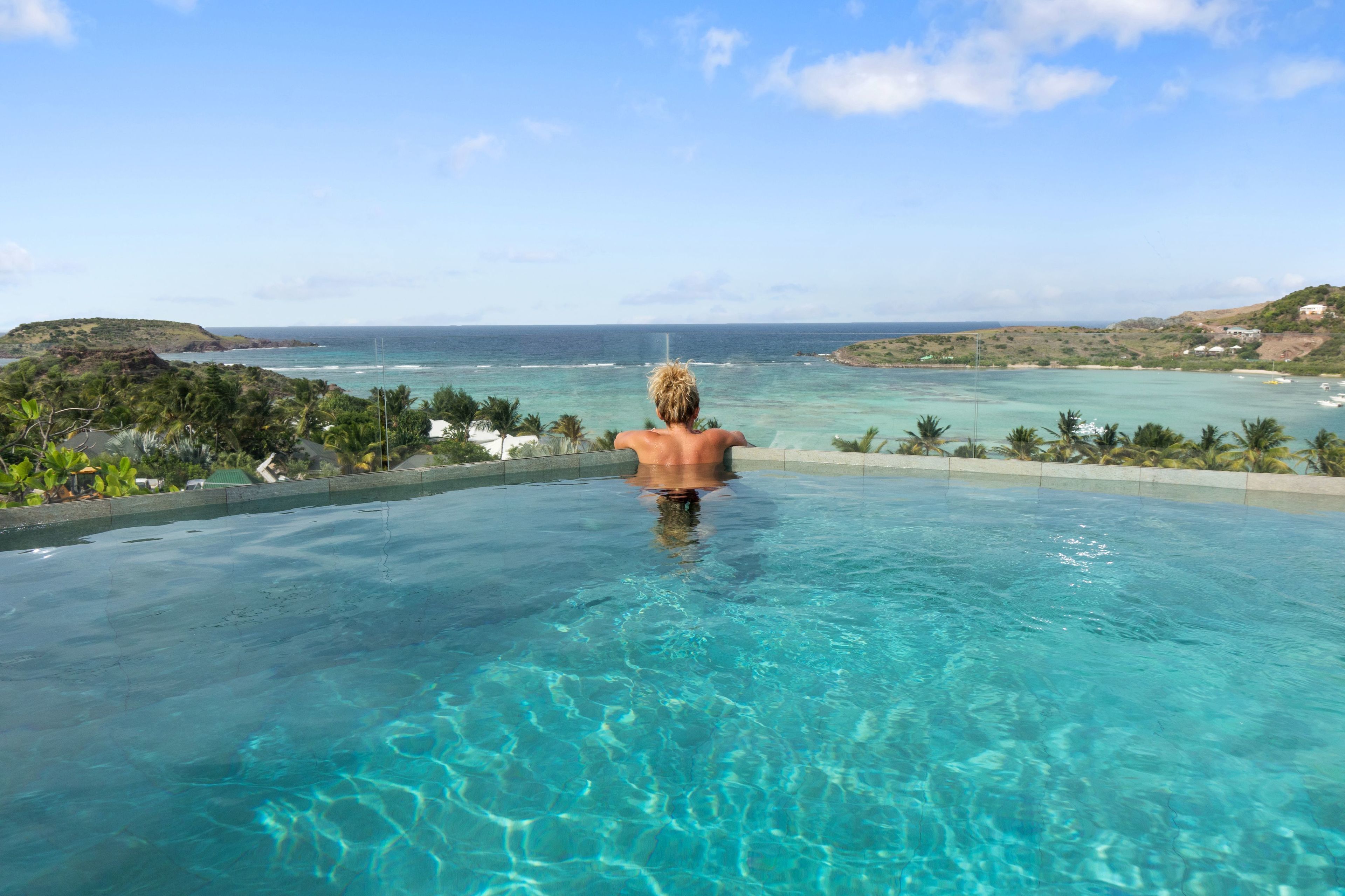 panoramic suite, 1 bedroom, private pool, ocean view | infinity pool | outdoor pool, pool loungers