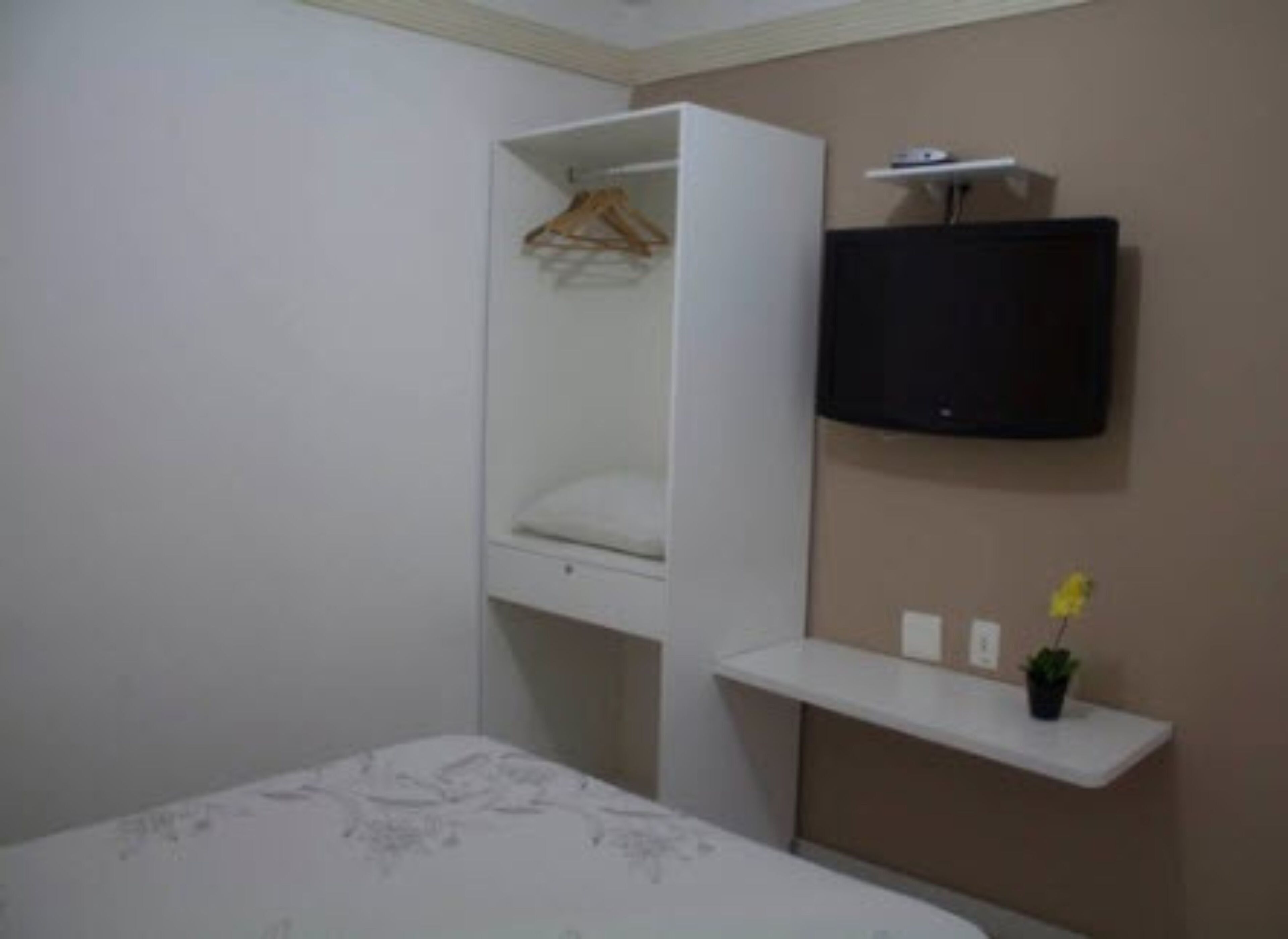 flat | minibar, desk, rollaway beds, free wifi