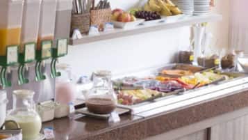Desayuno bufé gratuito y diario