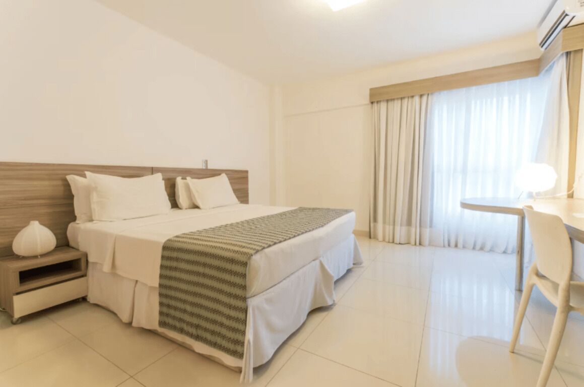 Deluxe-Apartment, zum Garten hin | Minibar, Zimmersafe, Schreibtisch, laptopgeeigneter Arbeitsplatz