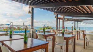 Poolside bar - Kristie Resort (Natal)