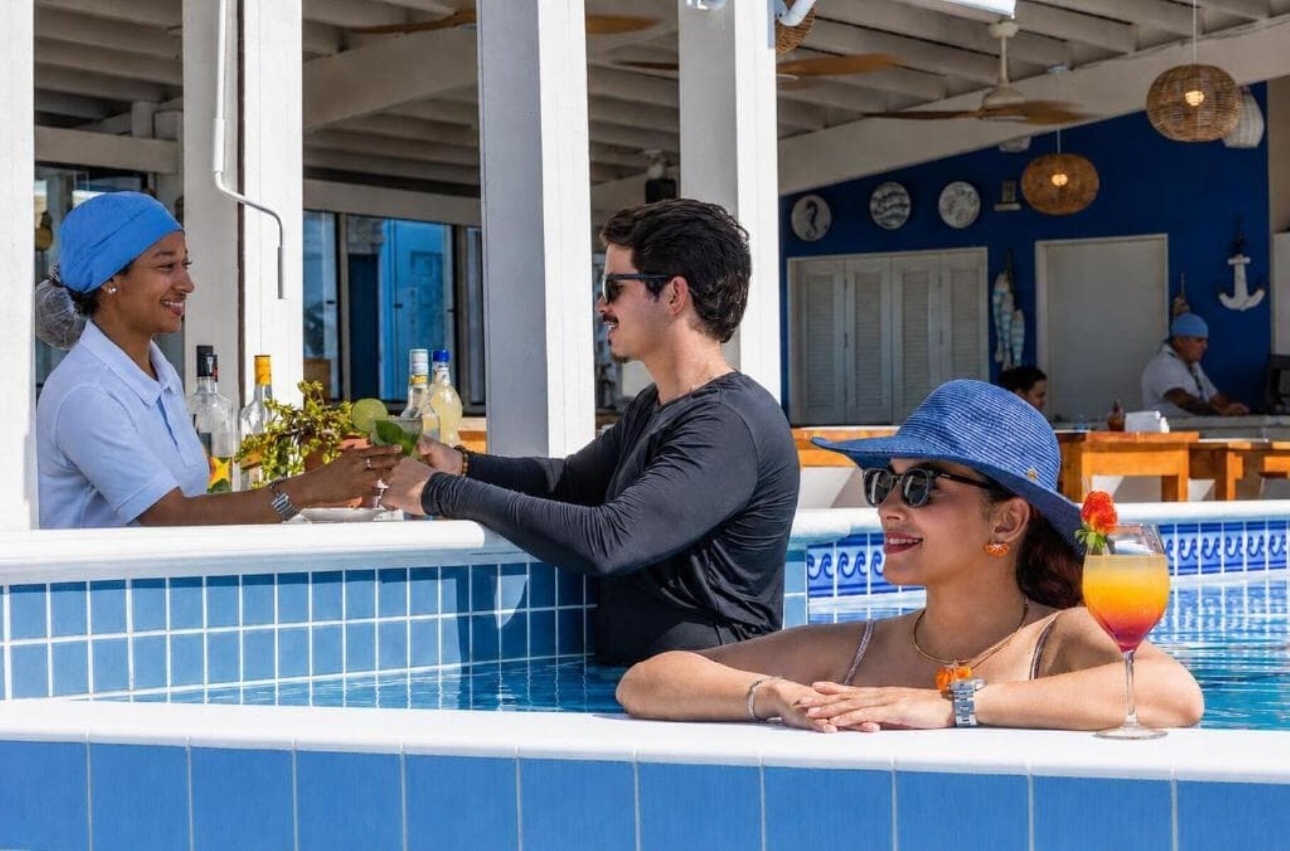 2 piscinas externas, guarda-sóis, espreguiçadeiras