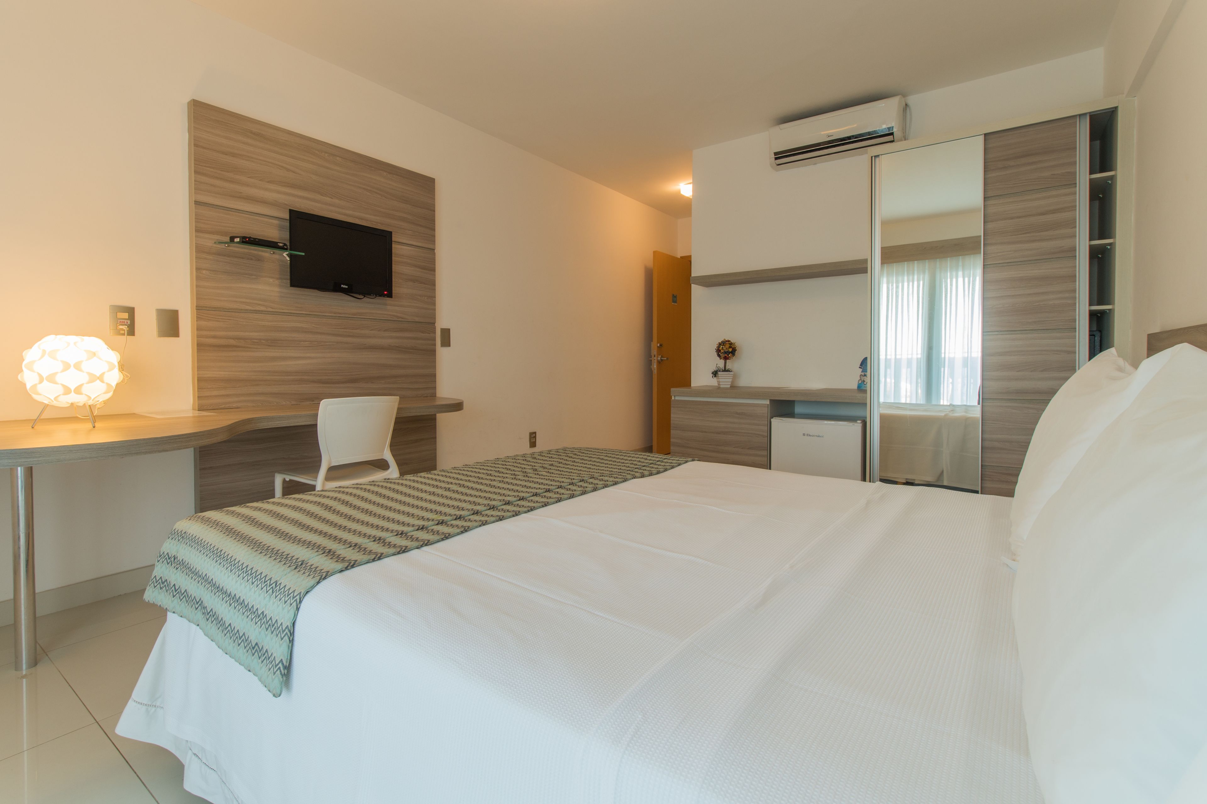 superior room, balcony, sea view | 1 bedroom, in-room safe, desk, laptop workspace