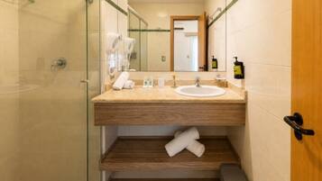 Deluxe Apartment, Garden Area | Bathroom