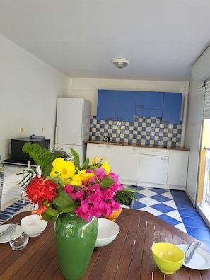 Apartment for 4/5 (Résidence Parada) | Private kitchen | Fridge, microwave, stovetop, electric kettle