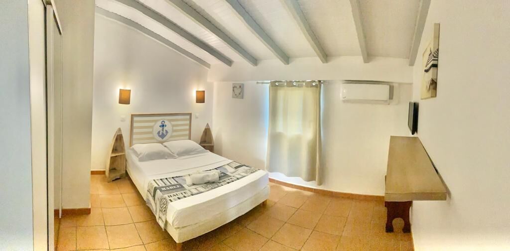 Fer et planche à repasser, lits bébé (gratuits), lit parapluie, Wi-Fi