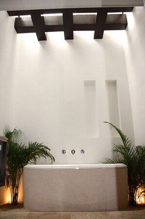 House, 3 Bedrooms, Pool View | Bathroom