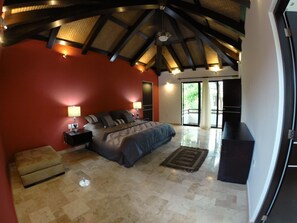 House, 3 Bedrooms, Pool View