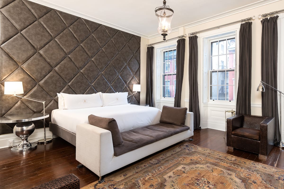 1 slaapkamer, luxe beddengoed, donzen dekbedden, individueel gedecoreerd