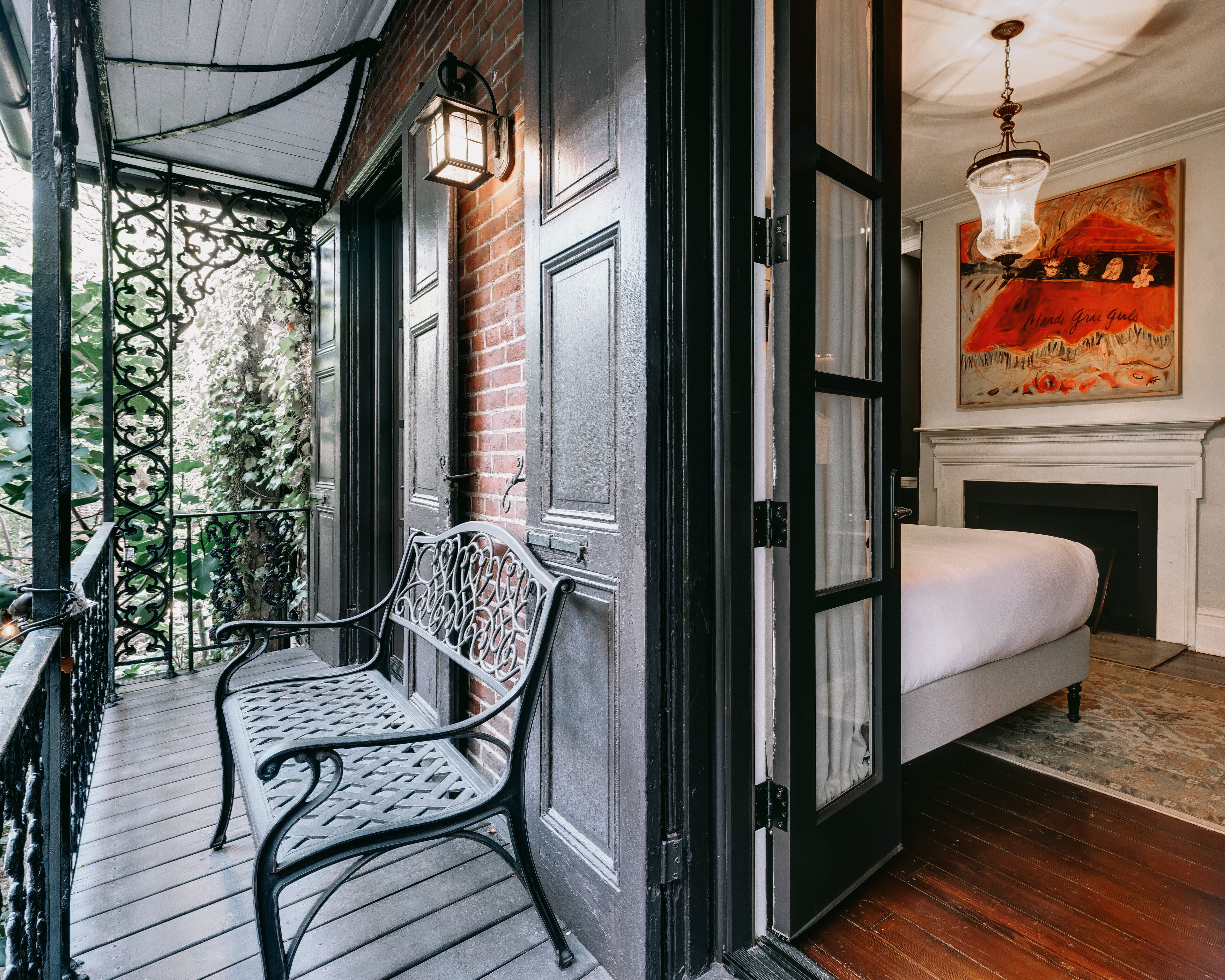 Signature Room, 1 Queen Bed, Balcony, Garden View | Terrace/patio