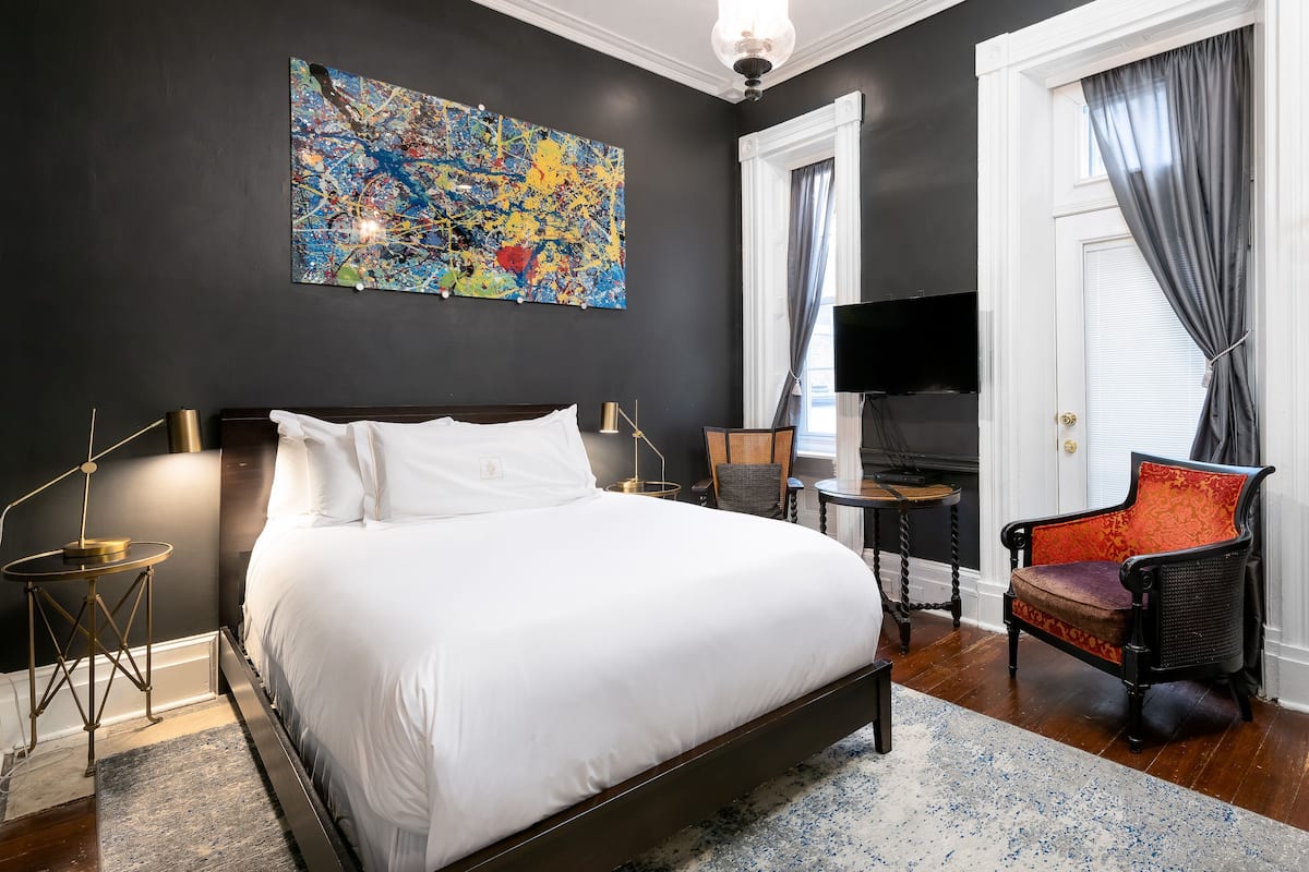 Standaard kamer, 1 queensize bed | 1 slaapkamer, luxe beddengoed, donzen dekbedden, individueel gedecoreerd