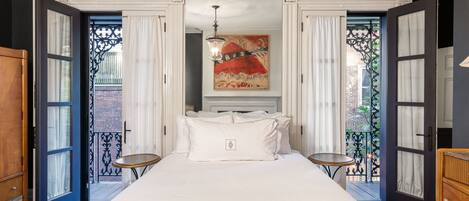 Chambre Signature, 1 grand lit, balcon, vue jardin | Literie de qualité supérieure, couette en duvet d'oie