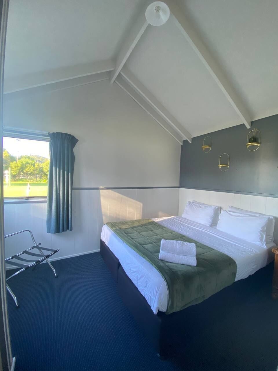 Family Cabin, River View | 1 bedroom, free WiFi, bed sheets