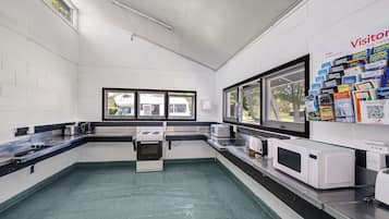 Basic Cabin | Shared kitchen facilities