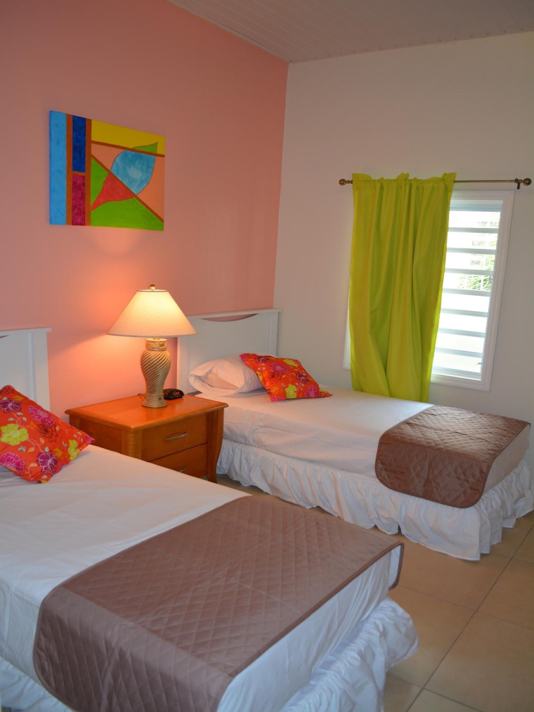 standard twin room | in-room safe, individually decorated, individually furnished