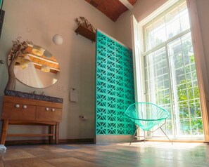 Premium bedding, in-room safe, individually decorated - El Patio 77 (Mexico City)