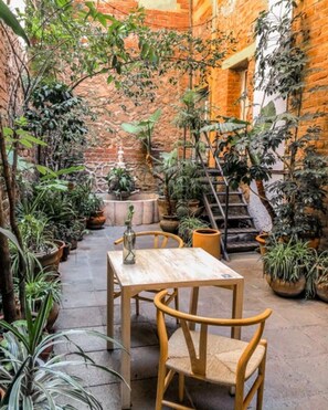 Courtyard - El Patio 77 (Mexico City)