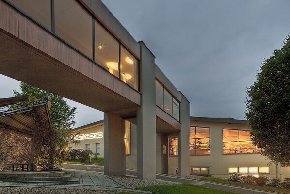 Tratamientos corporales y masajes con piedras calientes 