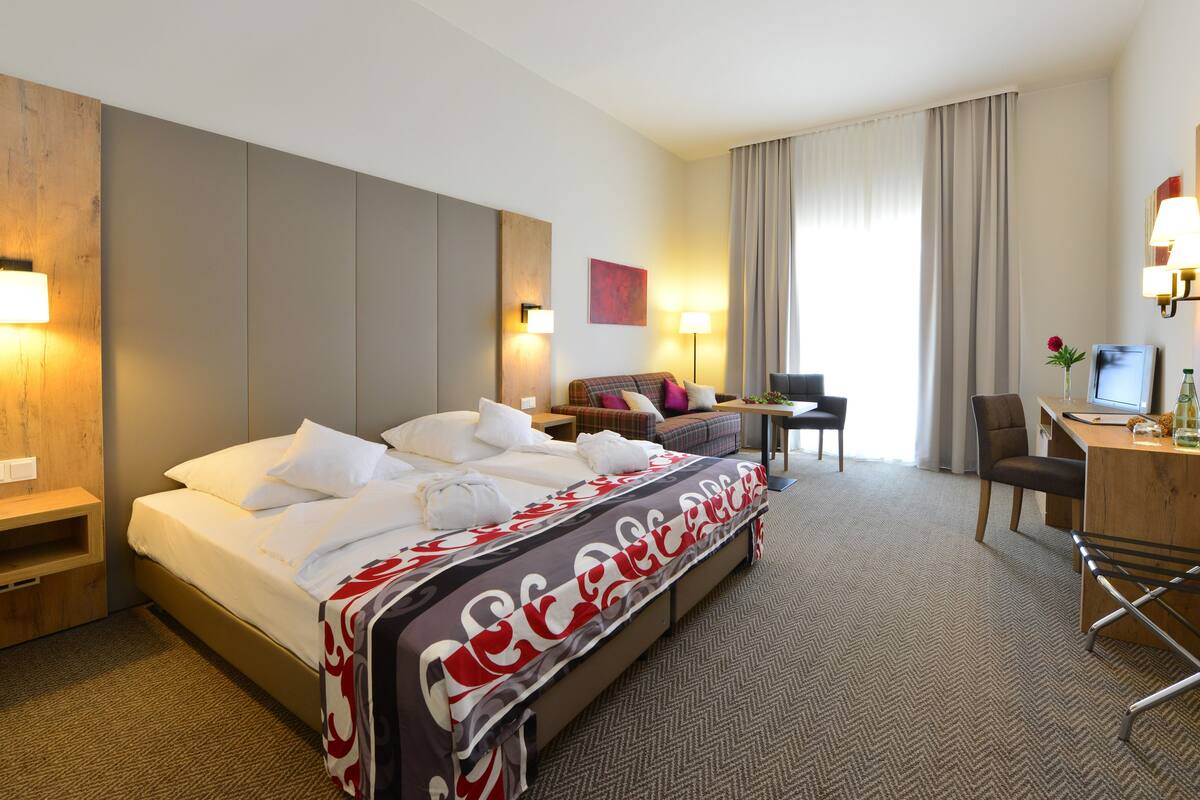 in-room safe, desk, soundproofing, free cots/infant beds