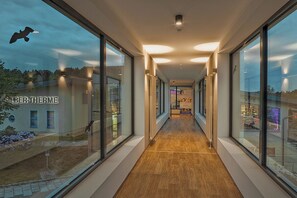 Tratamientos corporales y masajes con piedras calientes 