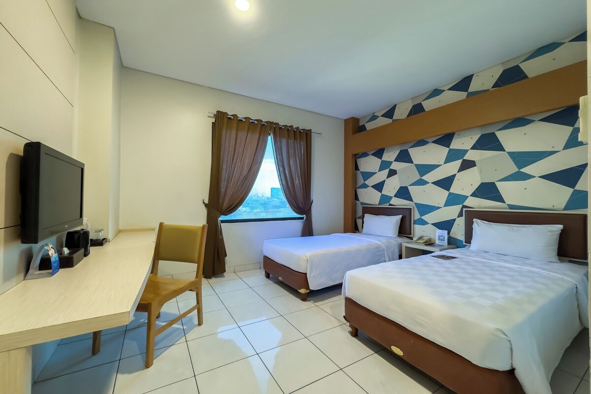 In-room safe, desk, soundproofing, free WiFi