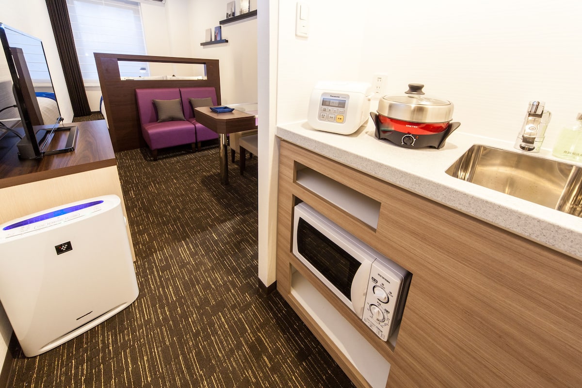 fridge, electric kettle