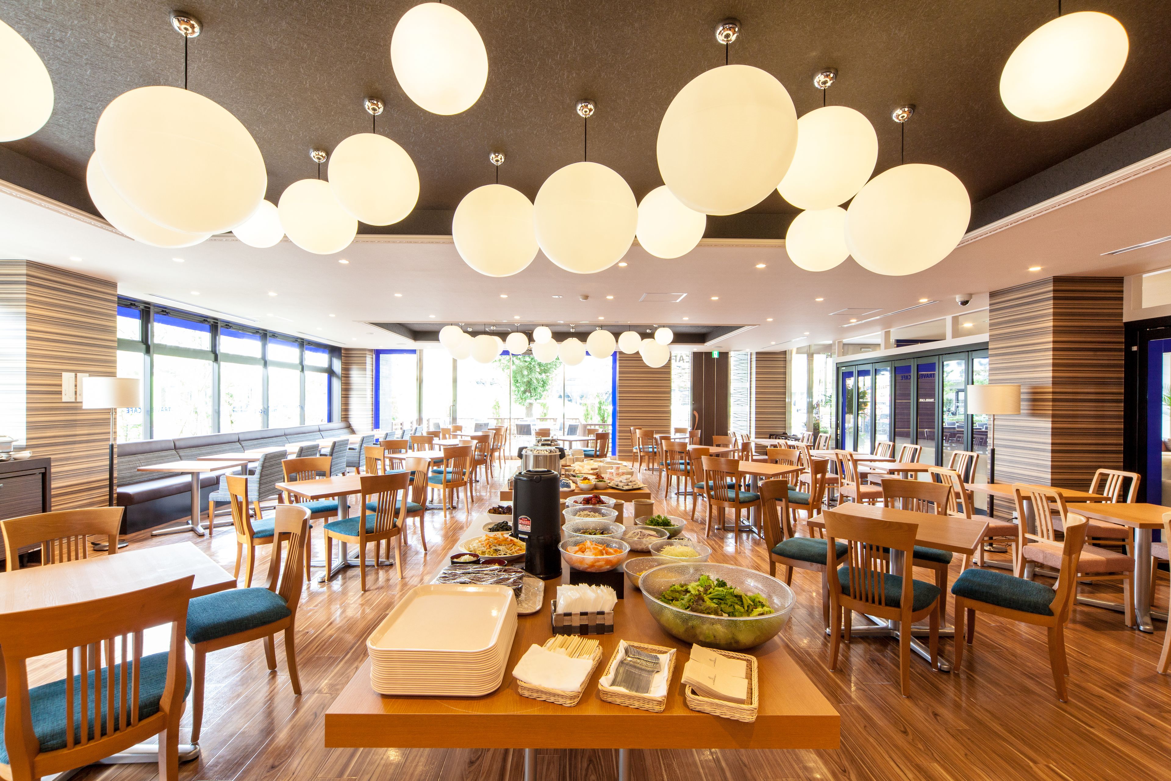 Desayuno buffet diario (JPY 1800 por persona)