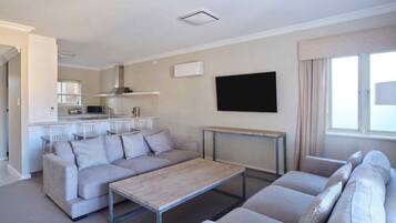 Villa, 3 Bedrooms (Self Contained) | Living area