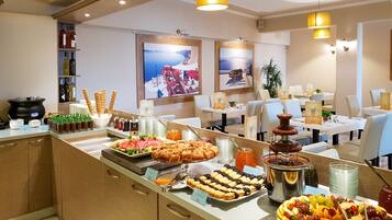 Petit déjeuner buffet compris tous les jours