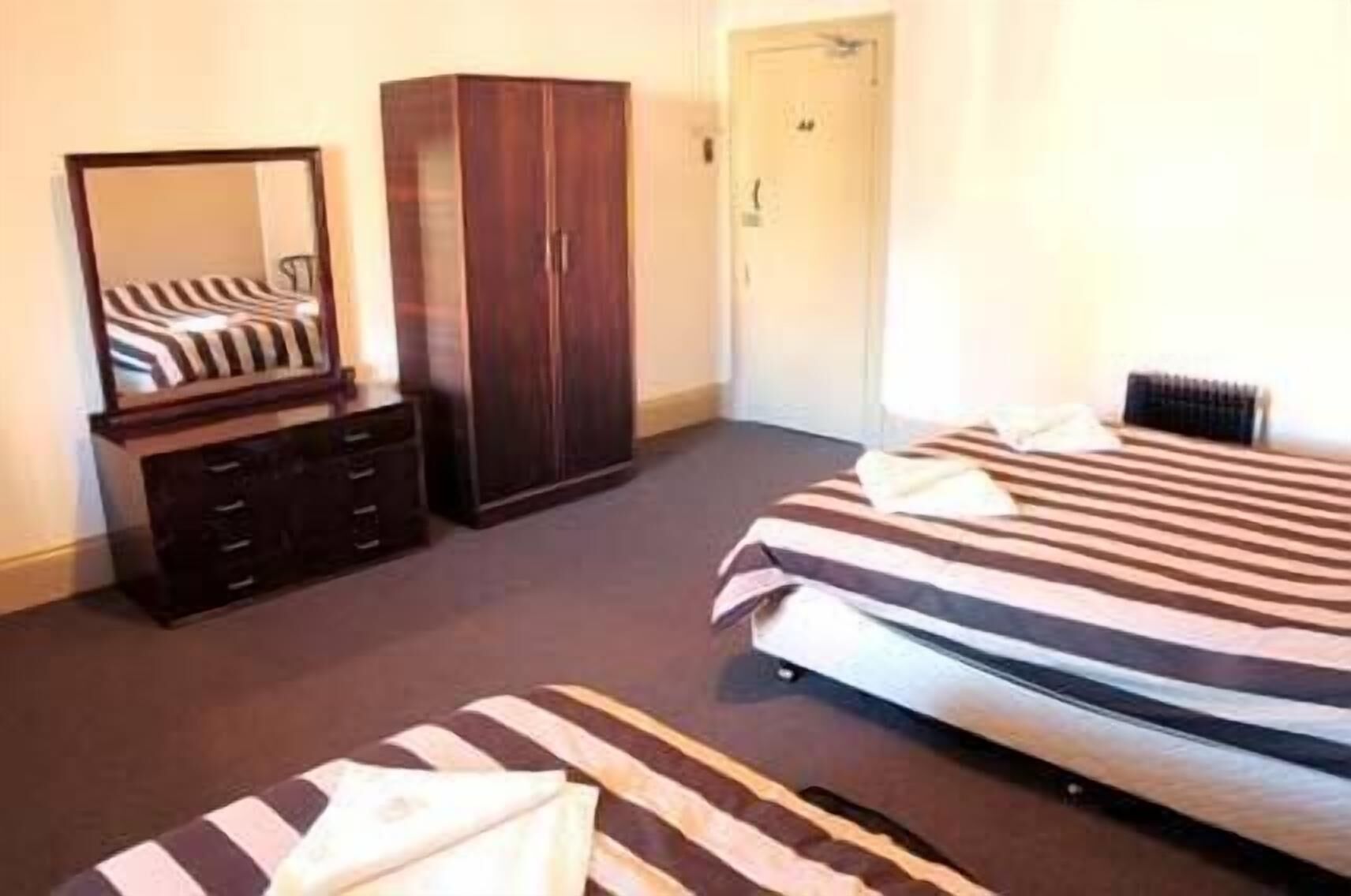 Wifi gratis y ropa de cama 