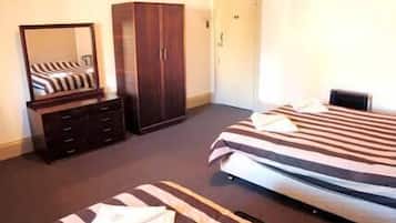 Habitación estándar con 2 camas individuales, balcón | Wifi gratis y ropa de cama