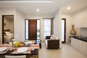 Microondas y cafetera y tetera