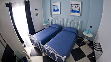 Classic-Zweibettzimmer (with Private External Bathroom)